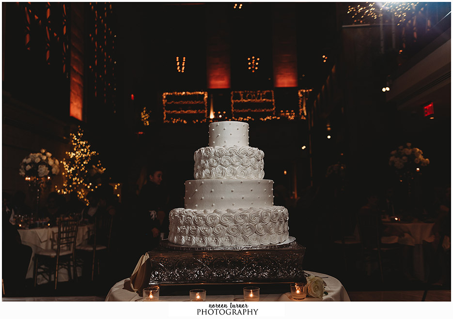 Union trust wedding in Philadelphia by Noreen Turner Photography